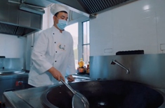  在灶臺上守護火熱初心的“老艾”故事主人公：長春市希望高中新疆學生食堂主廚 艾合買提江·沙吾提