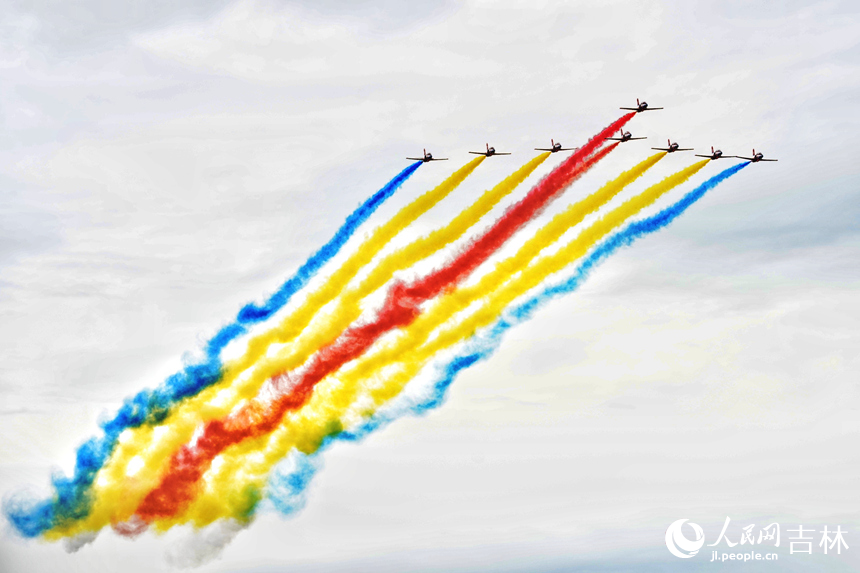 8月26日，“2022年空軍航空開放活動·長春航空展”正式開幕。人民網 李洋 攝