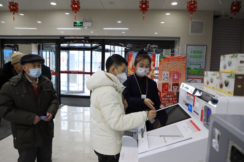 吉林銀行持續優化營商環境，常態化開展“服務企業月”活動。吳培民 攝