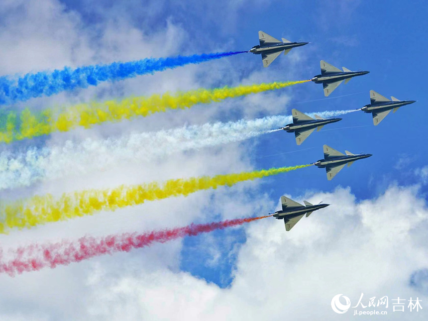 2023年空軍航空開放活動·長春航空展開幕。人民網(wǎng)記者 李洋攝