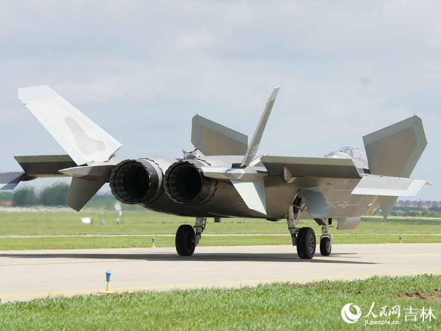 2023年空軍航空開放活動·長春航空展開幕。人民網記者 李洋攝