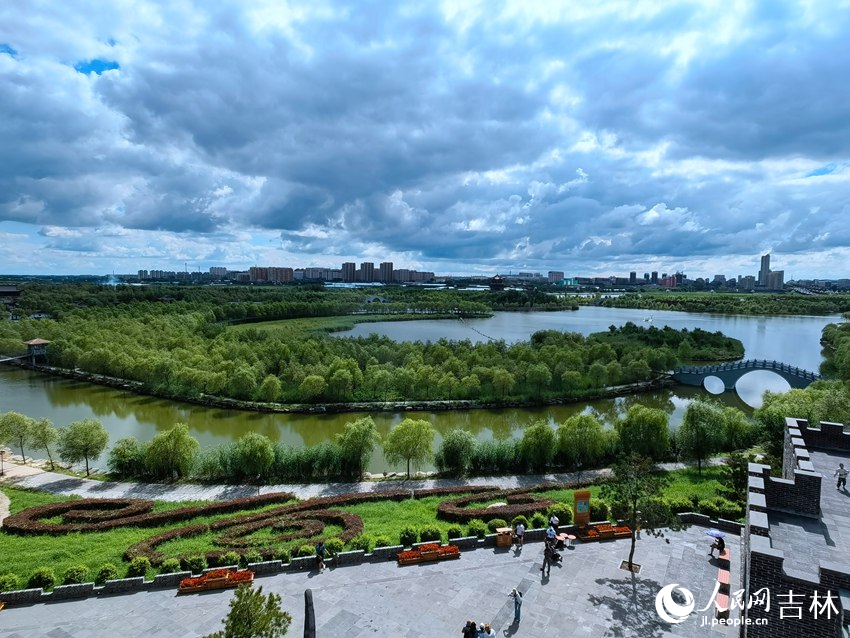 觀景臺遠眺。人民網記者 馬俊華攝