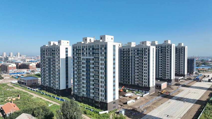 建設(shè)完的小區(qū)整潔美觀。（德惠市委宣傳部供圖）