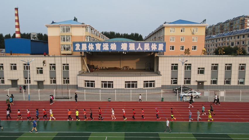 一個個晨練的身影迸發著活力。人民網記者 李思玥攝（資料圖片）