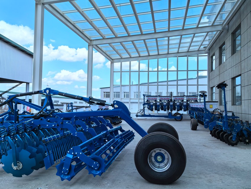 吉林省康達農業機械有限公司制造的農機。人民網記者 王海躍攝
