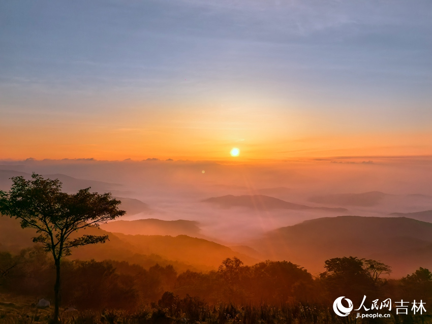 紅日、群山、薄霧、云海……通化縣四方山的日出盛景你見過嗎？【6】
