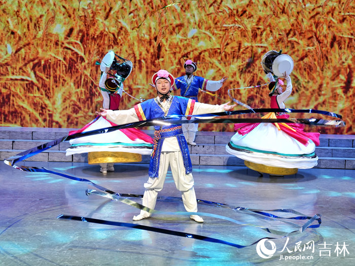 朝鮮族象帽舞表演。人民網記者 李洋攝