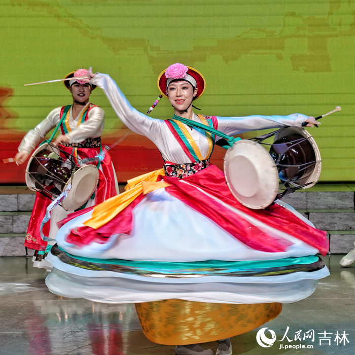 朝鮮族象帽舞表演。人民網記者 李洋攝