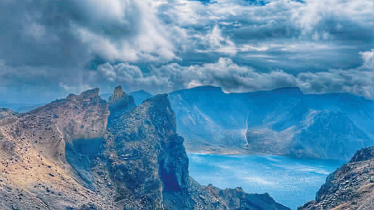 人民日報海外版關注吉林：不咸山上有天池