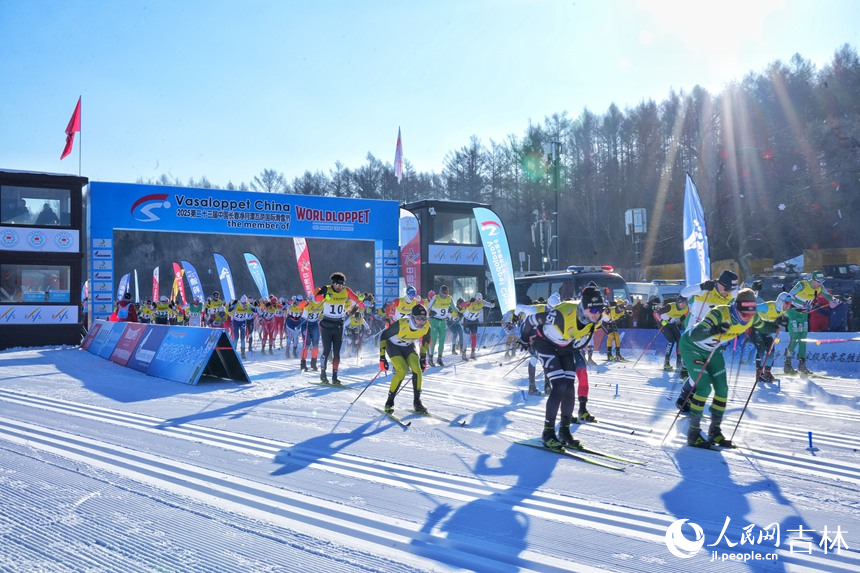 1月4日，第23屆中國長春凈月潭瓦薩國際滑雪節鳴槍開賽。人民網記者 李洋攝