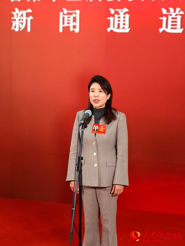 吉林省政協(xié)委員、長春圣博瑪生物材料有限公司董事總經(jīng)理莊秀麗。人民網(wǎng)記者 關(guān)思聰攝