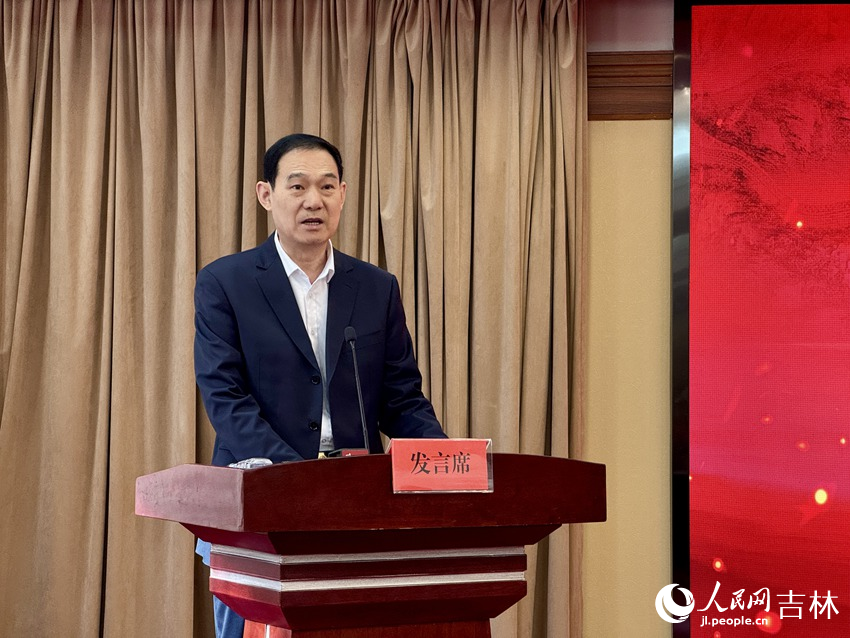 吉林省退役軍人事務廳副廳長王繼才發言。人民網記者 李思玥攝