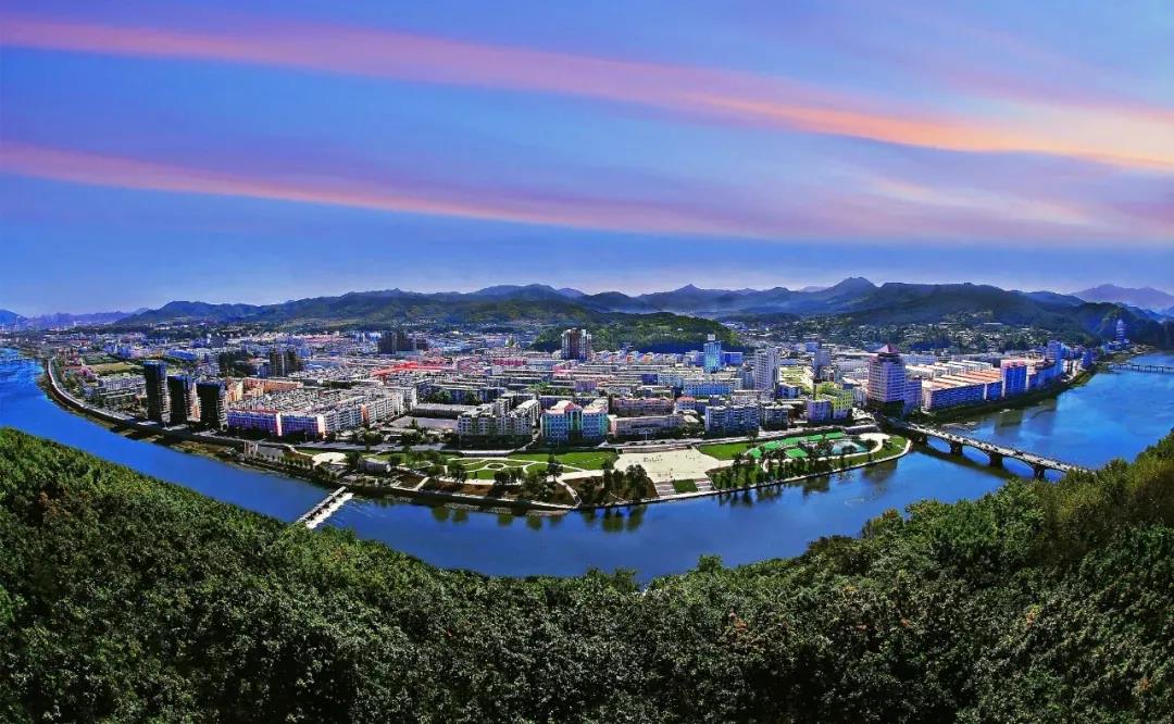 俯瞰通化市。圖片來(lái)源：通化市人民政府網(wǎng)站
