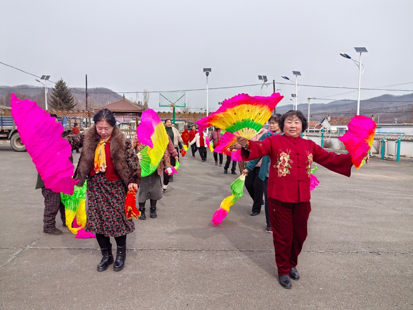 以“我們的節日”為契機廣泛開展文體活動