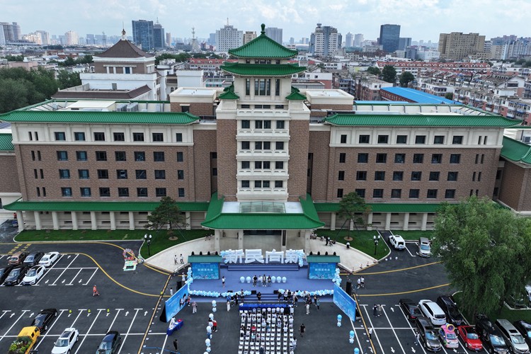 長春城市文旅微短劇《云上天藍》新聞發布會1日在長春歷史文化博物館舉行。