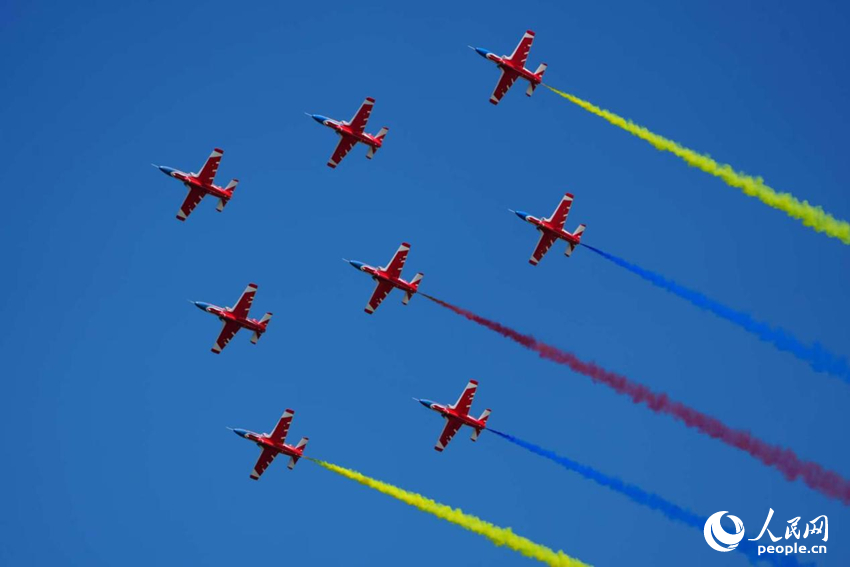 2025空軍航空開(kāi)放活動(dòng)和長(zhǎng)春航空展完成全要素預(yù)演。人民網(wǎng)記者 李洋攝