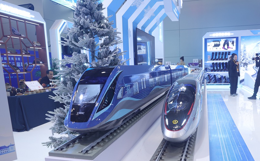 CR400BF-Z復興號智能動車組、中國首列時速160公里氫能源市域列車模型