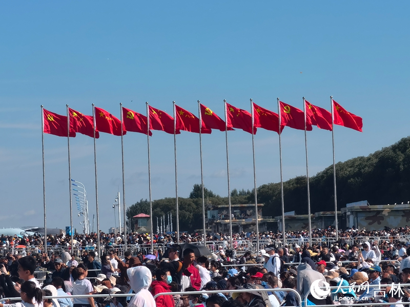 航空展人潮涌動。人民網記者 馬俊華攝