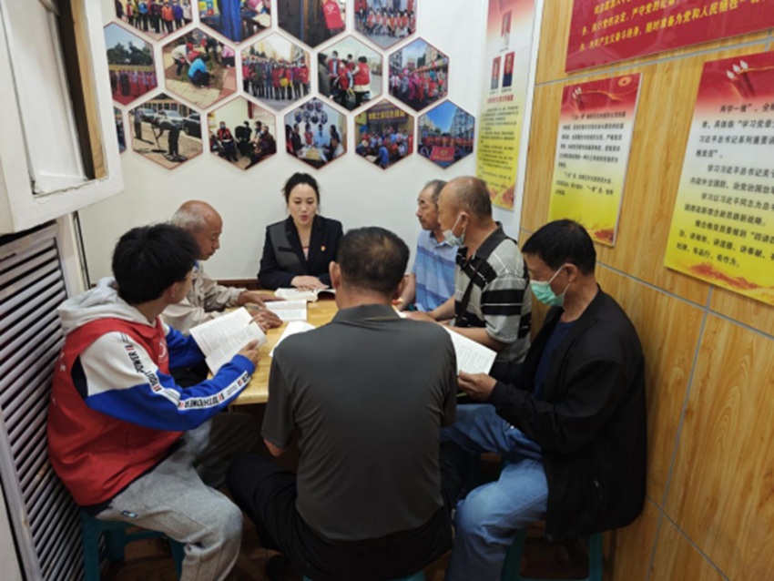 廣興街道越野社區“教師樓”鍋爐房變身黨群服務站。