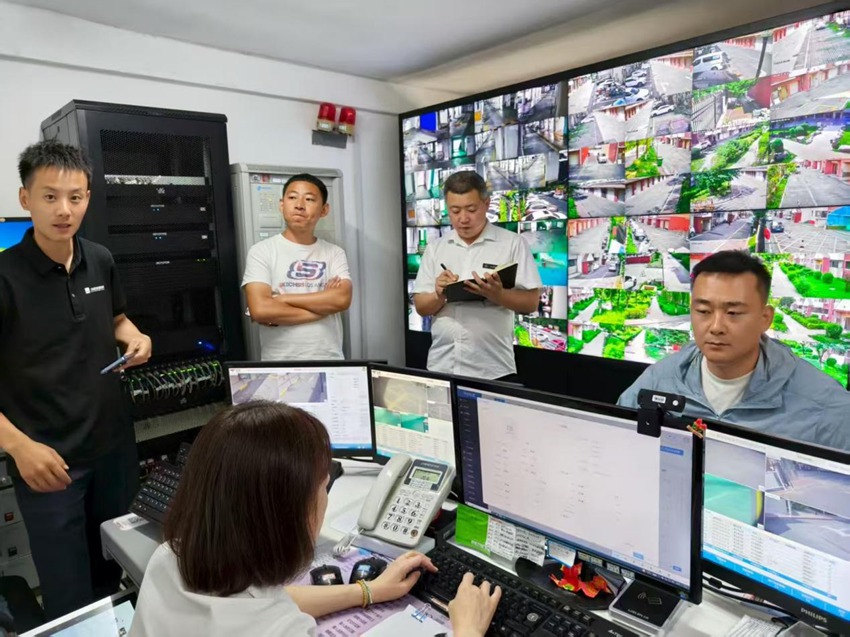 汽開區錦繡街道長沈社區力旺康景小區將老舊模擬監控系統升級為高清數字智慧監控系統。