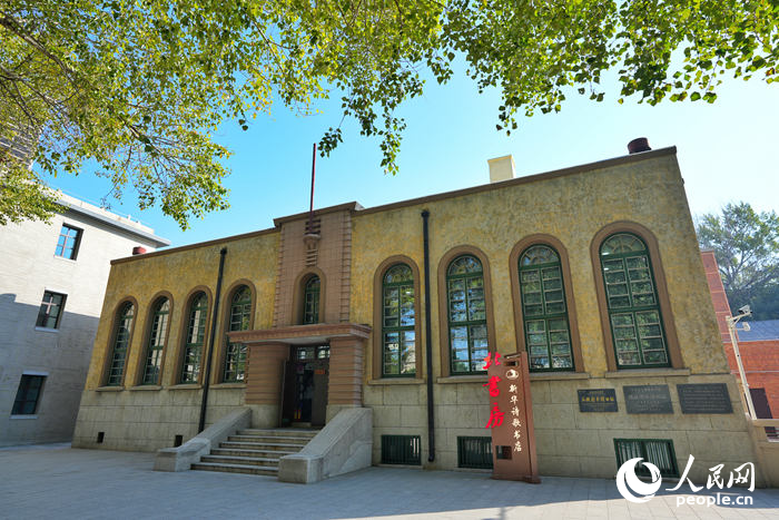 長(zhǎng)春北書(shū)房·新華詩(shī)歌書(shū)店。人民網(wǎng)記者 李洋攝