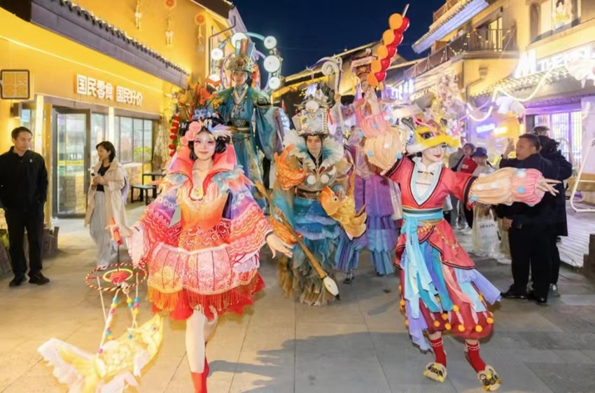 “吉林冰雪煥新季”主題采訪行丨“夜經濟+慢生活” 長白山恩都里的文旅新體驗【2】