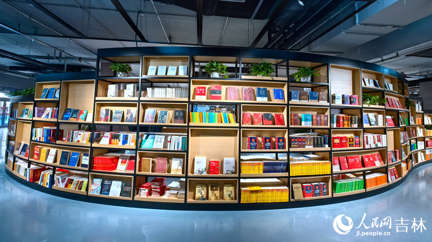 書香滿“春城”。人民網記者 王海躍攝