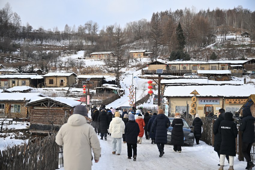 白雪下的錦江木屋村。