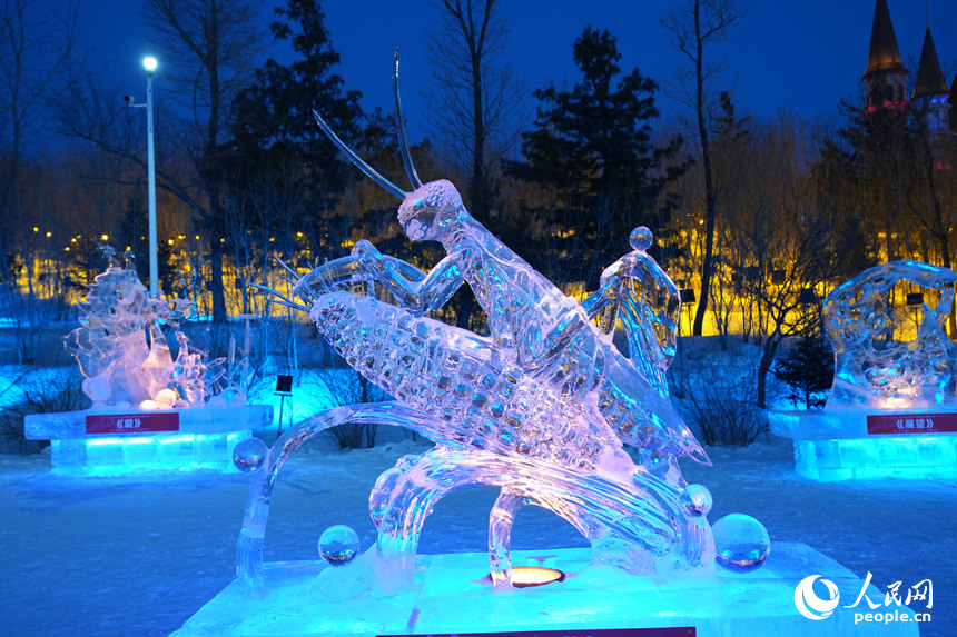精美的冰雕作品。人民網(wǎng)記者 李洋攝