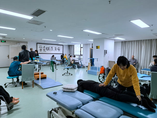 養老院內的康復服務中心。人民網記者 馬俊華攝