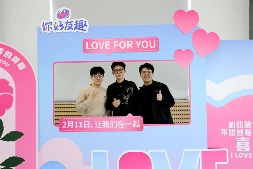 現場樂隊成員合影留念，留下美好記憶。一汽解放團委供圖