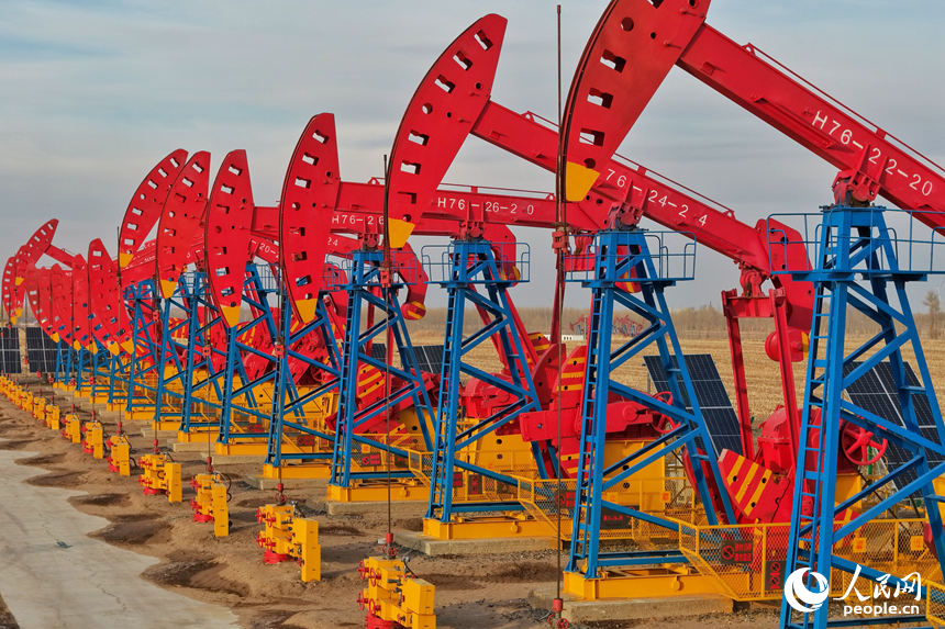 吉林油田黑72區塊平臺4場景。人民網記者 李洋攝