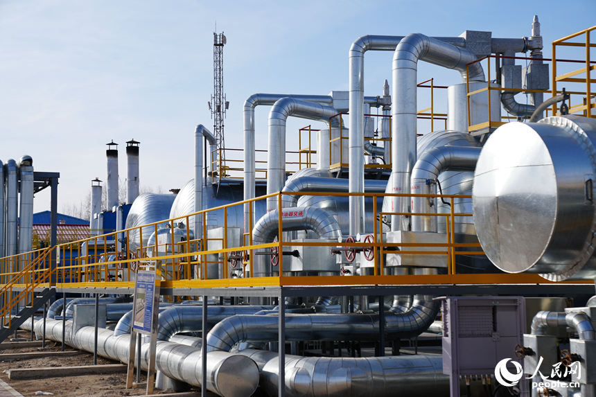 黑46區塊二氧化碳驅油與埋存循環注入站景觀。人民網記者 李洋攝