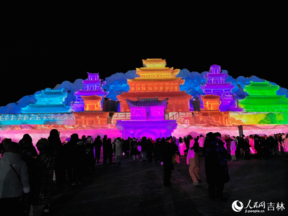 2月13日，長白雪韻濃，云頂天宮瑞雪賀佳節。人民網記者 王帝元攝