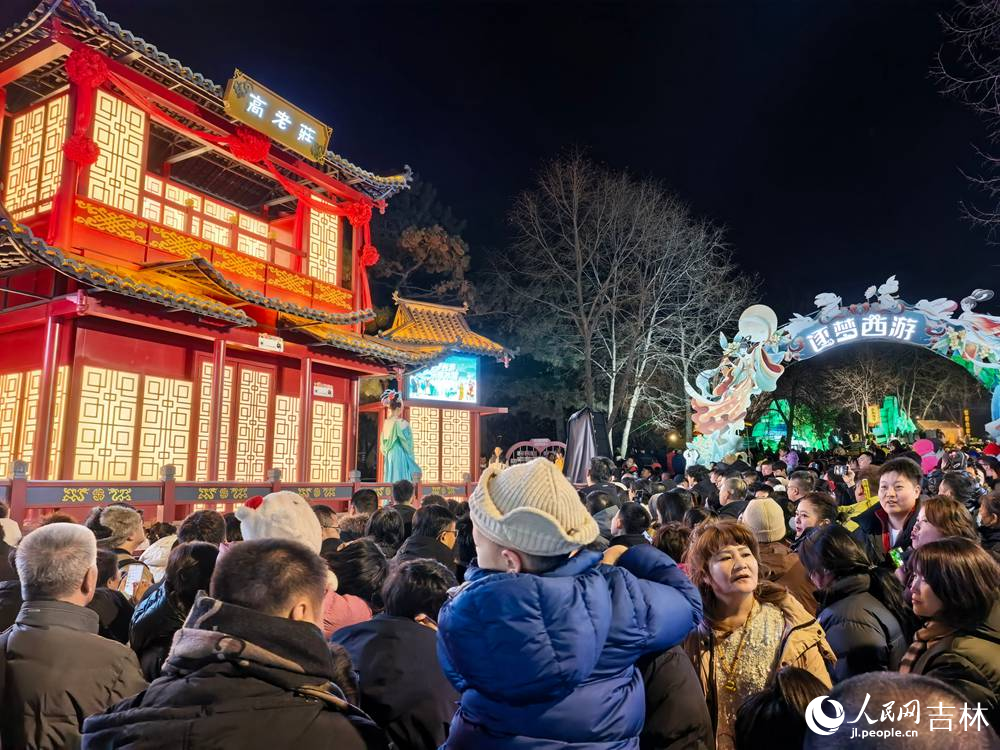 2月19日，大年初三，長春動植物園里 “西游” 鬧春。人民網記者 王帝元攝 (2)