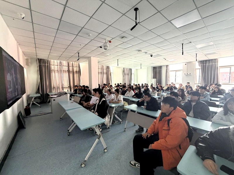 通化師范學院學生收看同上一堂“追尋英雄足跡 傳承抗聯精神”思政大課。