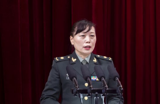 “吉林楷模”王琦同志先進(jìn)事跡報(bào)告團(tuán)成員何春萍作報(bào)告